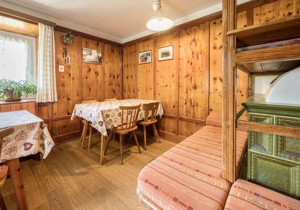 Ferienwohnungen im Haus Adler – geschmackvoll eingerichtete Appartements in Meransen